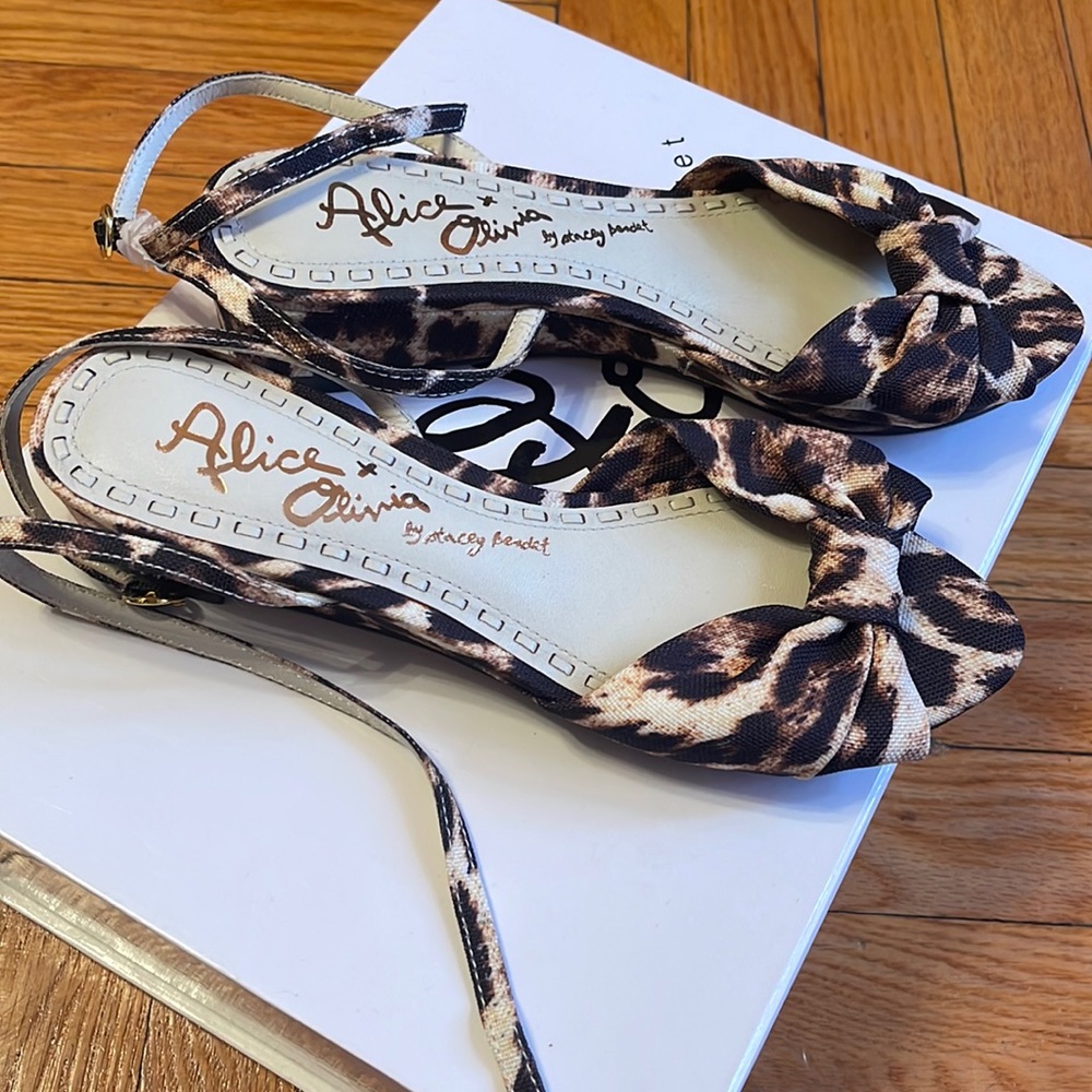 Alice and Olivia Alexi Leopard-Print Low Wedge Brand New